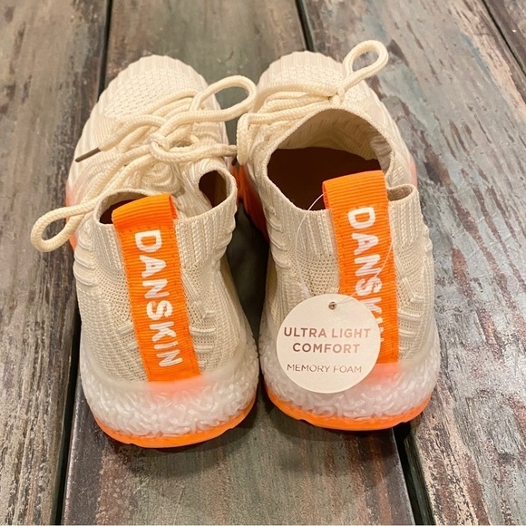 Danskin Display Pair With Tags “Positive” Sneakers Tan Orange Womens Size 5.5 - Picture 4 of 9